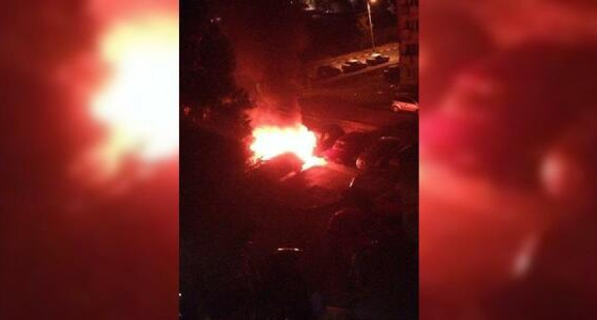 Поджоги в Новороссийске продолжаются: на Мысхакском шоссе сгорело четыре машины