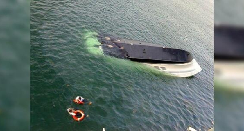 В Черном море перевернулся прогулочный катер: 14 человек погибло