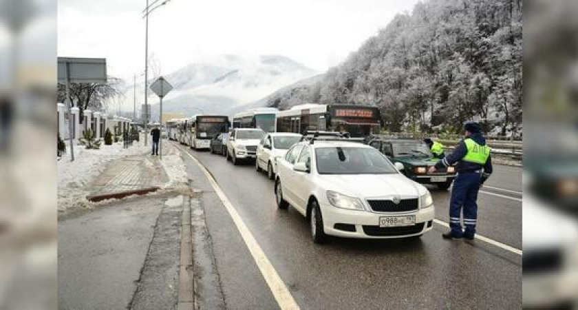 Этой зимой в Красную поляну не пустят на личном транспорте