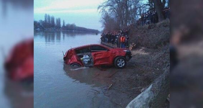 Во внедорожнике, рухнувшем с моста в Славянском районе, обнаружили тела двух людей