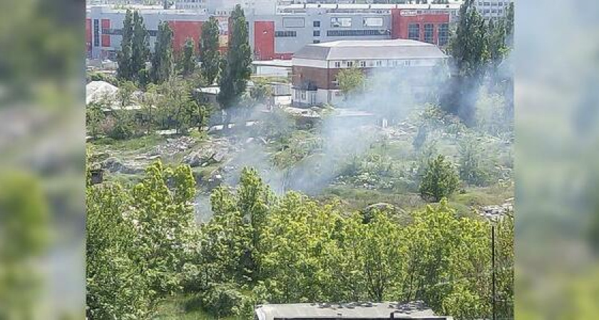 Жители Новороссийска жалуются на постоянно горящую стихийную свалку