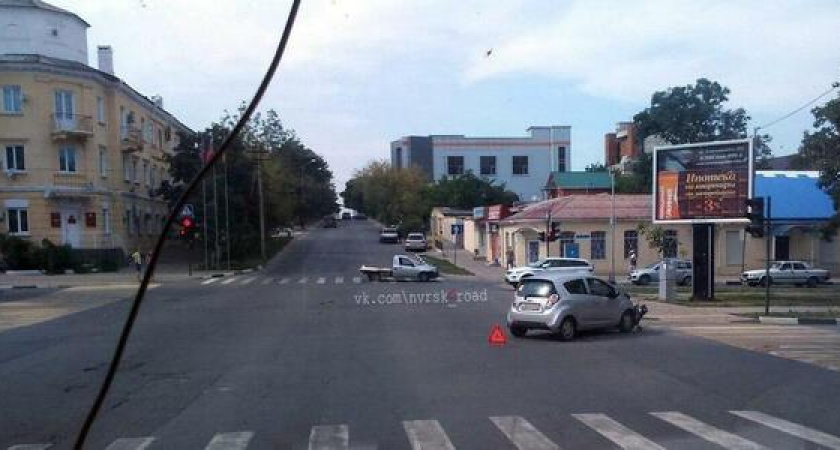 В Новороссийске пешеход пострадал после того, как на него упала термобудка с грузового автомобиля