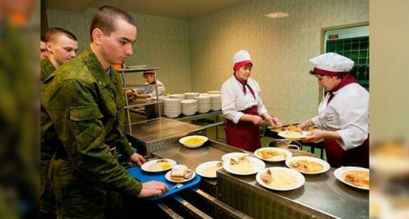 Чай, соки, пирожные и булочки: в России призывников будут кормить в вагонах-ресторанах