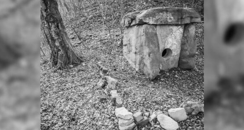 Под Туапсе из леса пропал дольмен: на его месте нашли следы от тяжелой машины