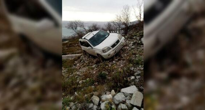 В Новороссийске на Семи ветрах местные жители нашли брошенный джип