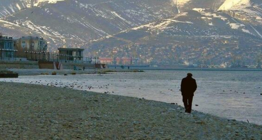 Под Новый год в Новороссийске на берегу моря нашли труп мужчины