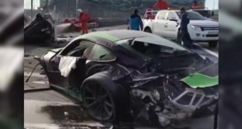 В Сеть попало видео аварии на трассе "Формулы 1" в Сочи, где столкнулись дорогущие спорткары