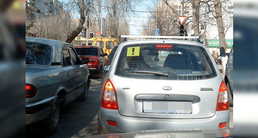 В России хотят ввести временные права для новичков: удостоверение будет действовать два года с момента сдачи экзамена