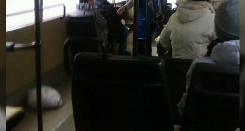 В Новороссийске перекрыли улицу Лейтенанта Шмидта: в троллейбусе обнаружили подозрительный предмет