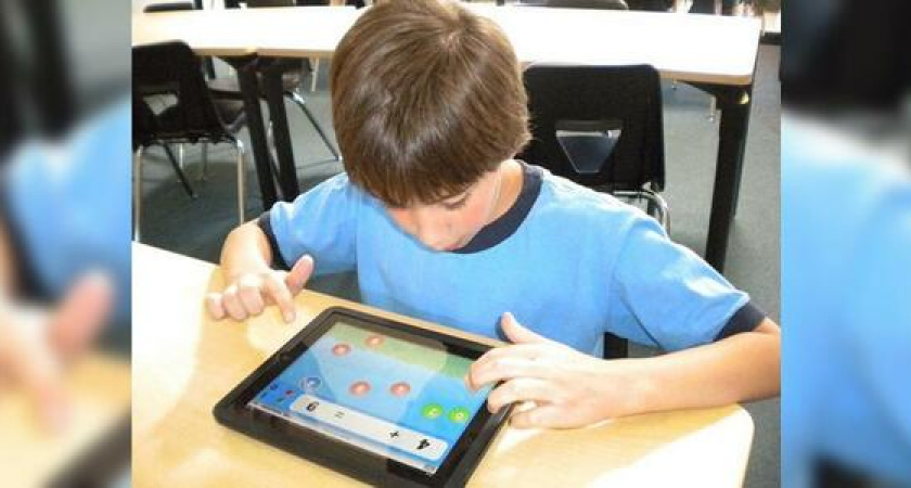 В Новороссийске мужчина украл у ребенка планшет прямо с детской площадки