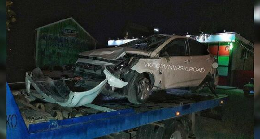 Под Новороссийском столкнулись иномарка и мопед: пассажир двухколесного транспорта погиб на месте