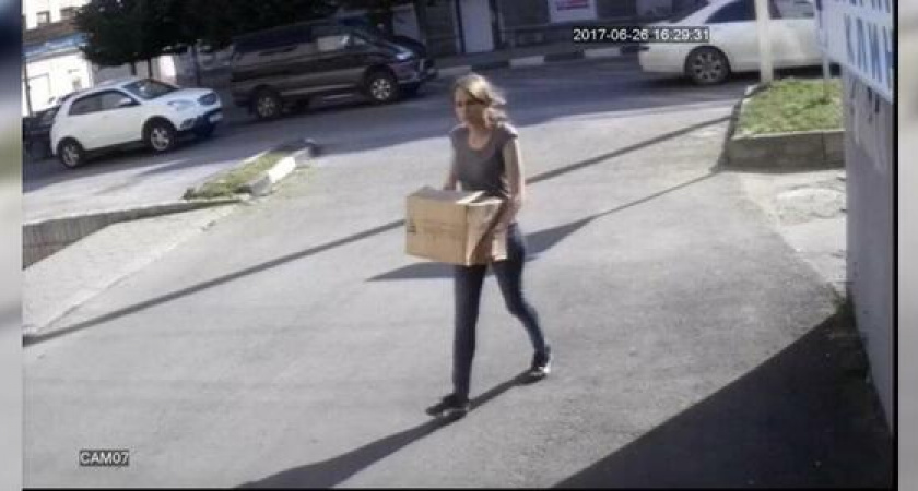 В Новороссийске девушка подбросила щенков в ветеринарную клинику с трогательной запиской