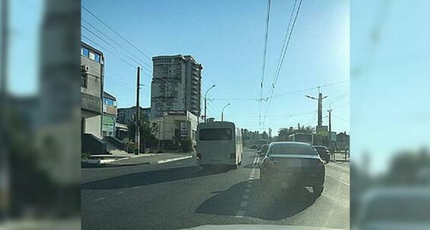 В Новороссийске водитель маршрутки из-за плохого самочувствия объехал пробку по встречке