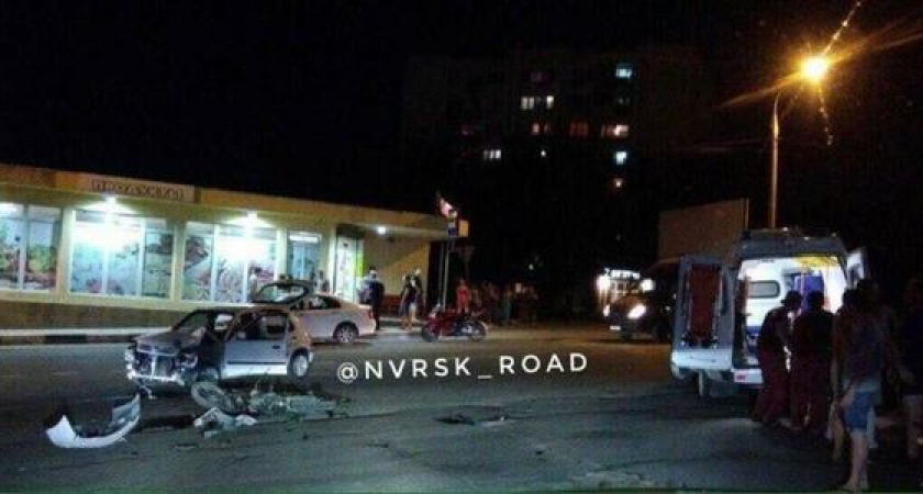 В Новороссийске мотоциклист без прав попал под колеса иномарки: есть пострадавшие