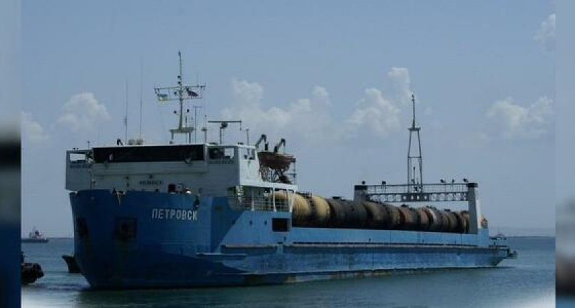 Новороссийский теплоход навалился на судно: морской буксир сильно деформировался