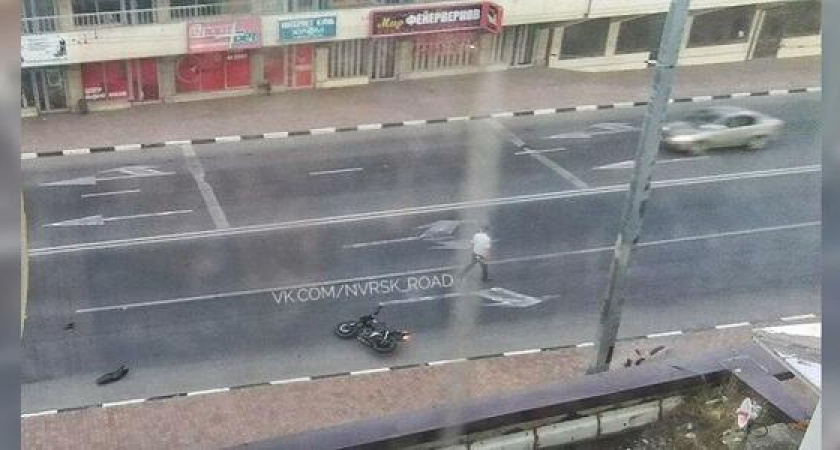 В Новороссийске мужчина бросил мотоцикл на дороге и скрылся от ДПС