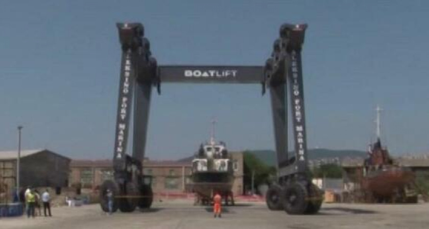 В порту Новороссийска заработает судоподъемный кран грузоподъемностью 450 тонн