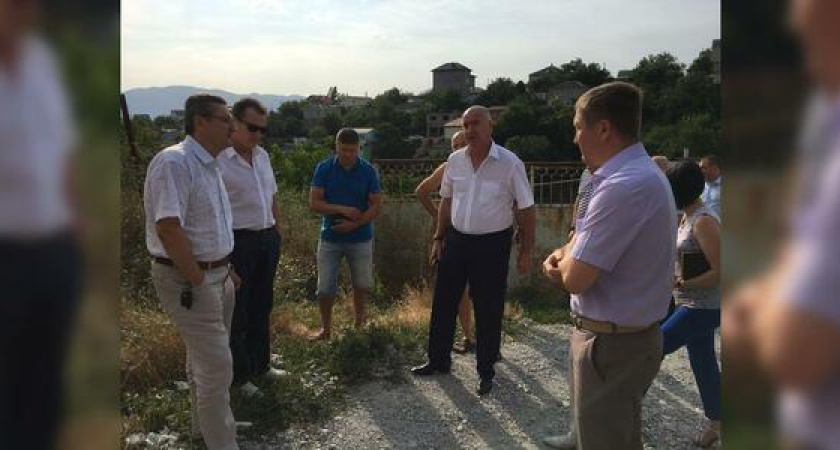 В Центральном районе Новороссийска забетонируют дороги, отремонтируют ливневки и обустроят спортплощадки