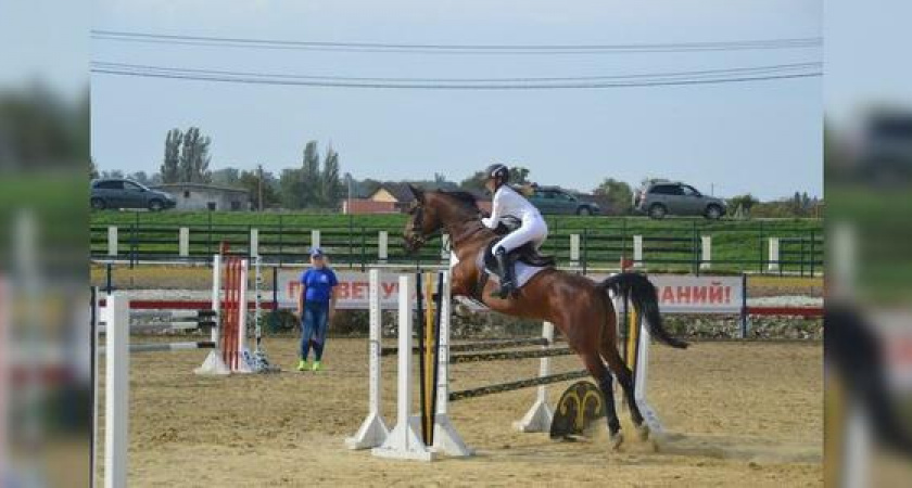 У новороссийской конноспортивной школы появится крытый манеж