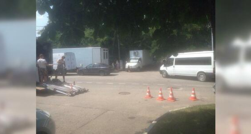 Сейчас в Новороссийске снимают сериал НТВ «Под напряжением»: главную роль исполняет Сергей Астахов