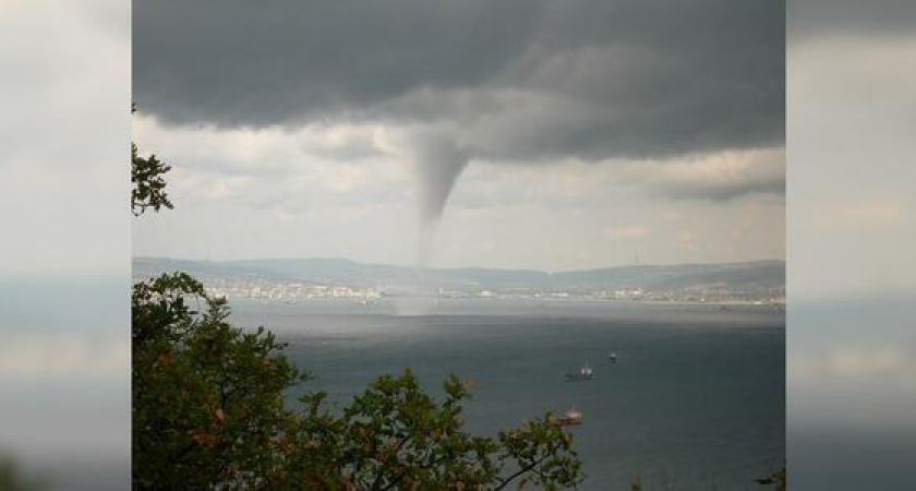 МЧС предупреждают о возможности формирования смерчей в Новороссийске