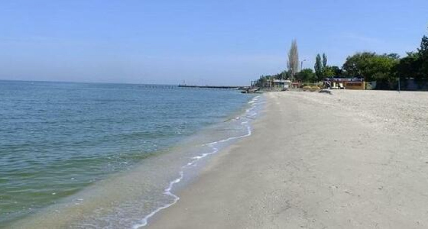 На пляже в Ейске нашли тело женщины