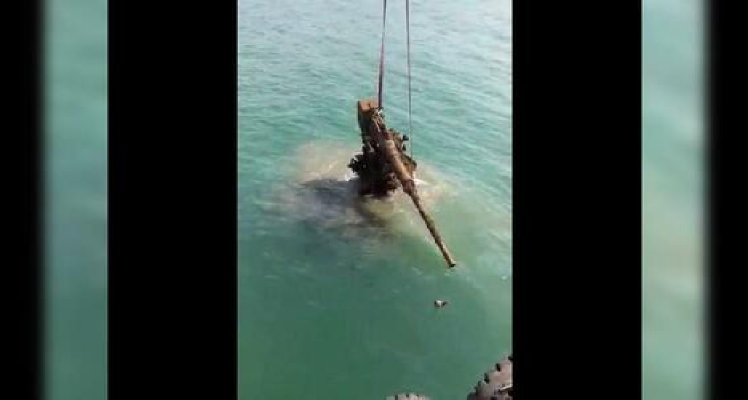 Сегодня в Новороссийске подняли с морского дна военную пушку