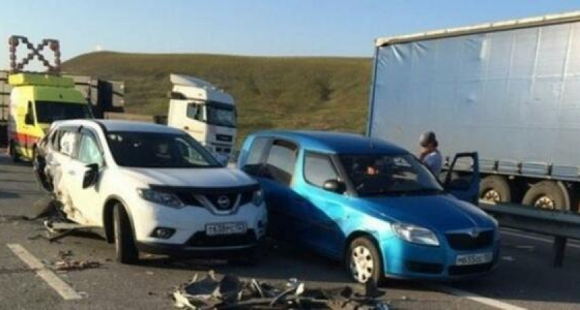 Семья из Новороссийска пострадала в массовом ДТП с 33 машинами под Воронежем