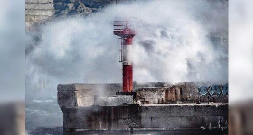 Пляжи Новороссийска будут работать до конца сентября