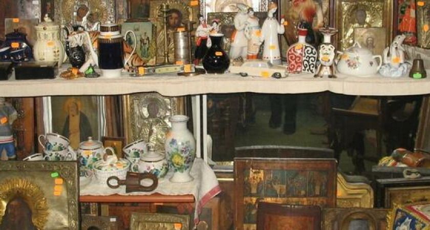 В Новороссийске коллекционеров антиквариата обокрали на 3,5 миллиона рублей