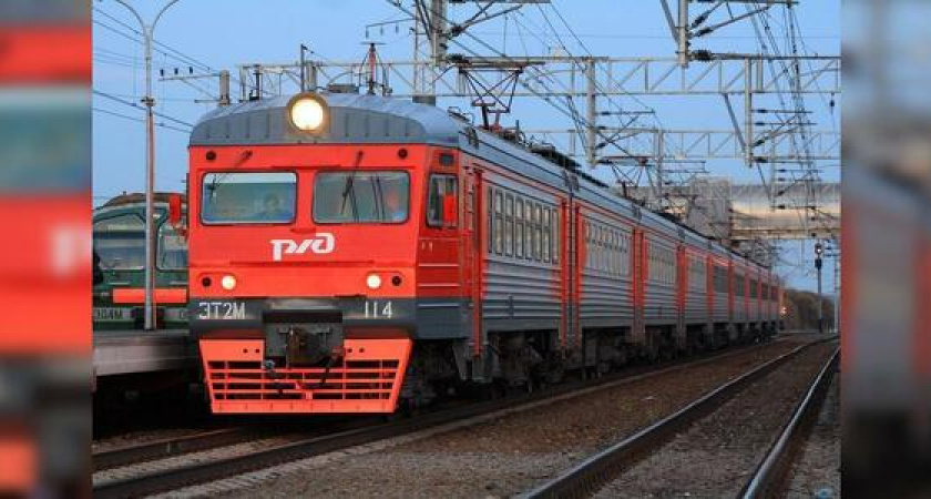 Поезд «Новороссийск-Екатеринбург» насмерть сбил 19-летнюю девушку