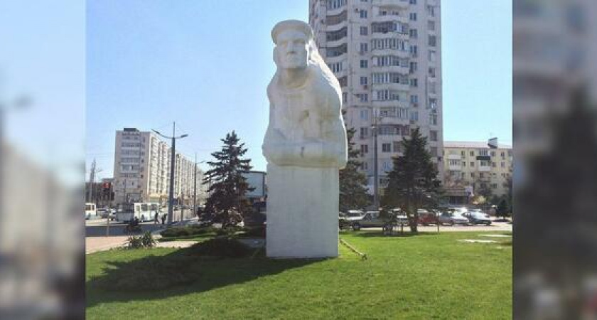 «Утюг», «Исход» и «Мыс  любви»: тест для жителей Новороссийска, насколько хорошо вы знаете городские памятники