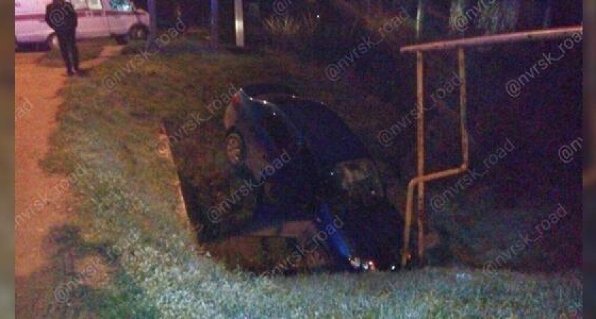 В Новороссийске в результате аварии легковушка въехала в газовую трубу