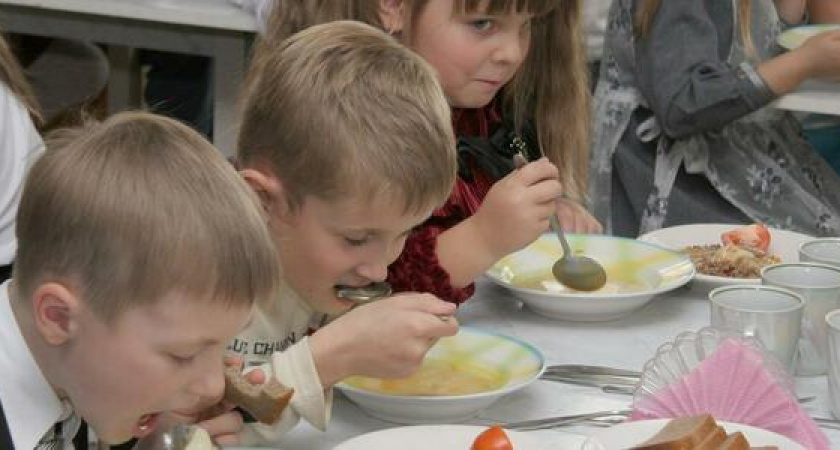 Макароны в масле послужили причиной увольнения учителя в Новороссийске