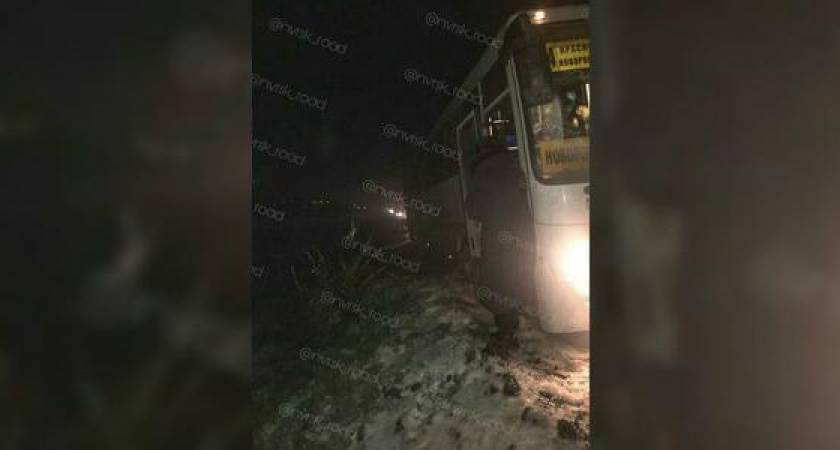 Рейсовый автобус Краснодар-Новороссийск едва не улетел в обрыв, застряв на обочине: пассажиры сняли видео