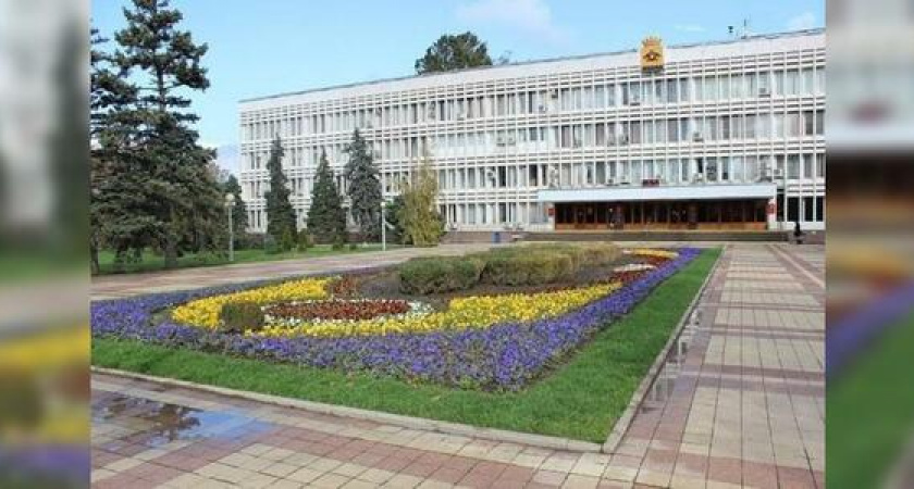 Весной на клумбы Новороссийска высадят несколько десятков тысяч саженцев цветов