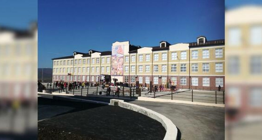 В Новороссийске прошло торжественное открытие новой школы на 400 мест: первые фото учебного заведения