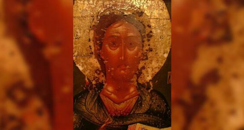 Житель Барнаула пытался провести через таможню Новороссийска старинные иконы