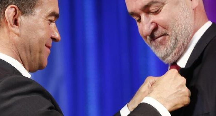 Мэр Новороссийска получил медаль «За выдающийся вклад в развитие Кубани» I степени из рук Вениамина Кондратьева