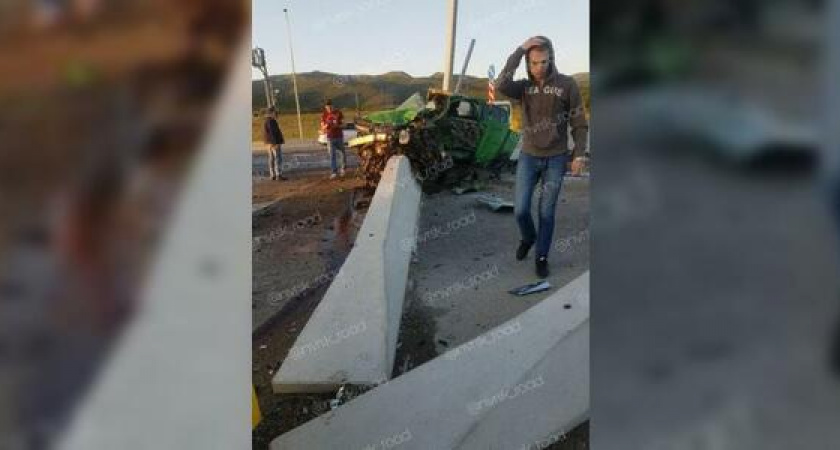 В результате ДТП на трассе Новороссийск-Геленджик от автомобиля осталась груда металла