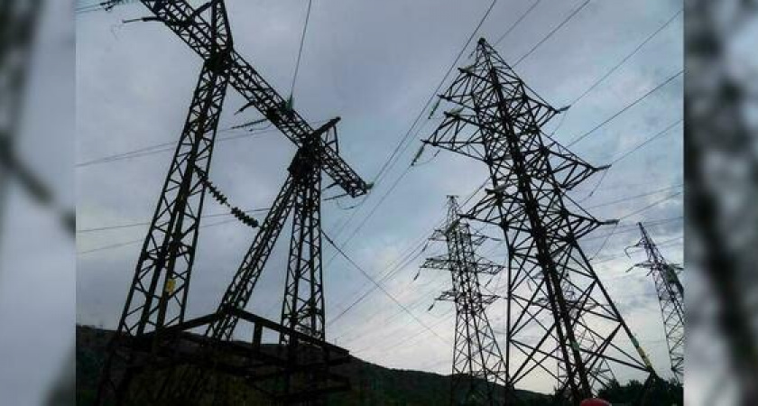 Энергетики перешли на усиленный режим работы
в связи с ураганным ветром в Новороссийске