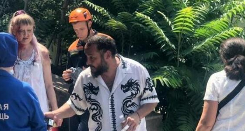 Улицу Свободы в Новороссийске перекрыли из-за съёмок фильма (некоторые кадры)