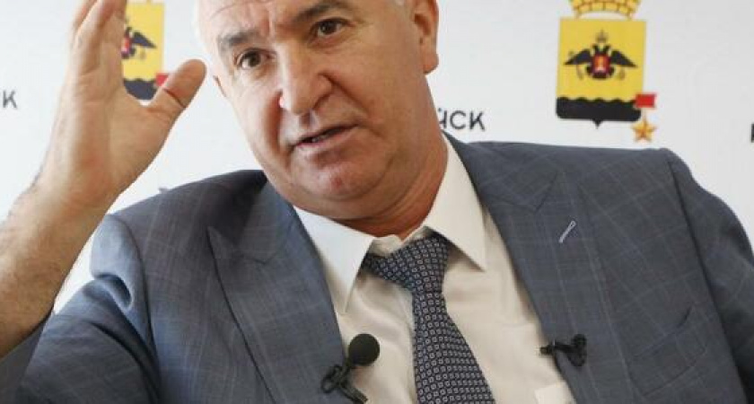 Новороссийцы хотят подарить Игорю Дяченко книгу Варламова «100 советов мэру вашего города»