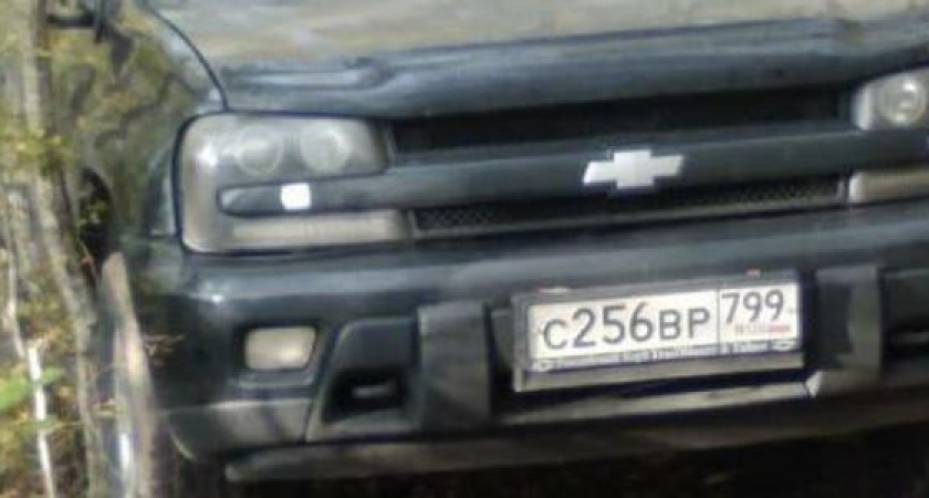 В лесу под Новороссийском нашли брошенный застрявший автомобиль