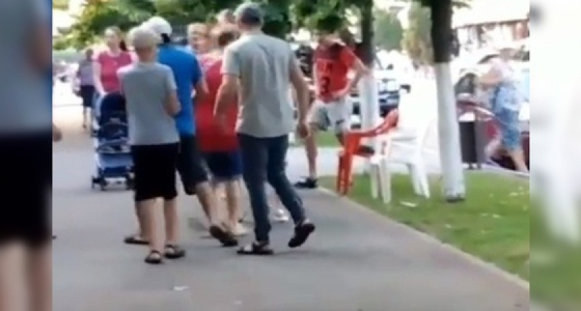 Мармеладный червяк стал причиной драки между двумя  мужчинами в Анапе