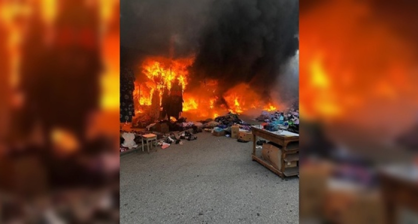 В Геленджике горит рынок: очевидцы снимают на видео полыхающие торговые точки