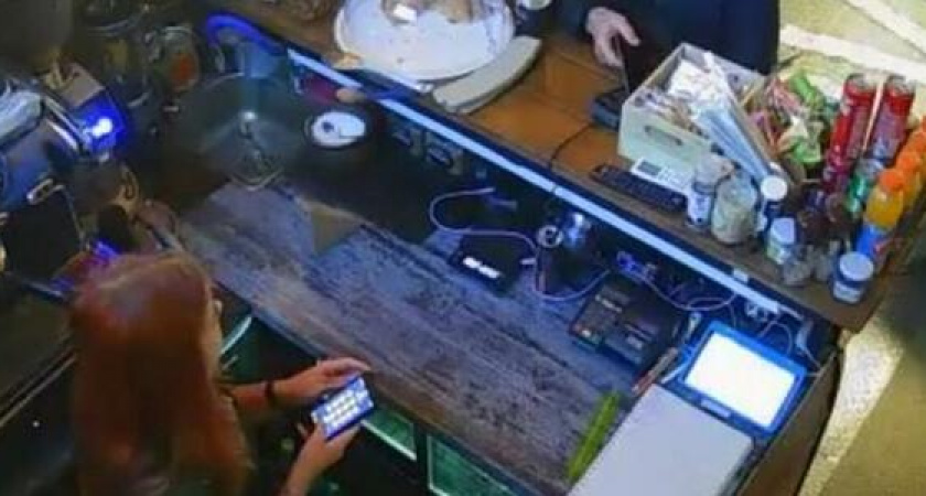 «Почему я так хочу тебя убить!?»: в Новороссийске мужчина угрожал девушке-бариста и устроил погром в кофейне