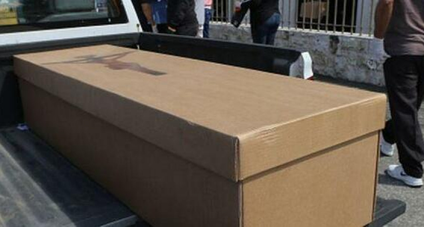 В крематории Новороссийска сжигать тела будут в картонных гробах, кладбища пока от такой идеи отказываются