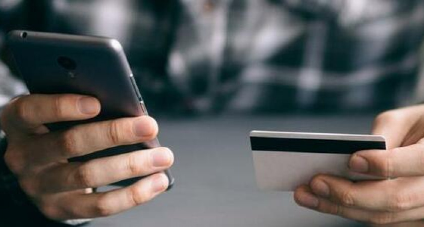 Кавалеры уже не те: в Новороссийске мужчина пришел в гости к знакомой и украл 20 тысяч рублей с ее карты