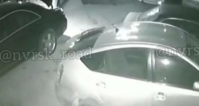 90-е возвращаются! Трое неизвестных на черном «Мерседесе» украли катализатор с «Тойоты Приус»